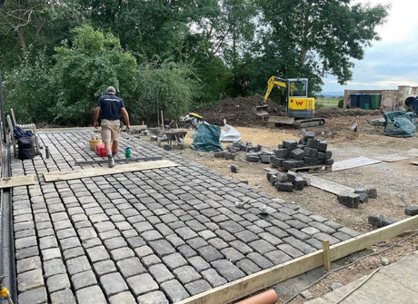 Reclaimed Stone Cobble Driveway in Cotswolds, England - Reclaimed Brick Company