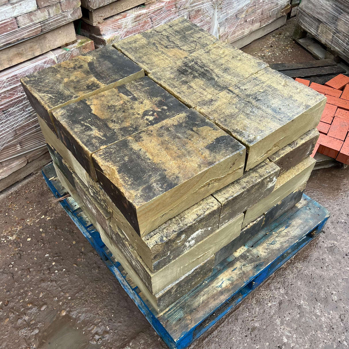 Reclaimed Stone Quoins - 450mm x 300mm - Reclaimed Brick Company