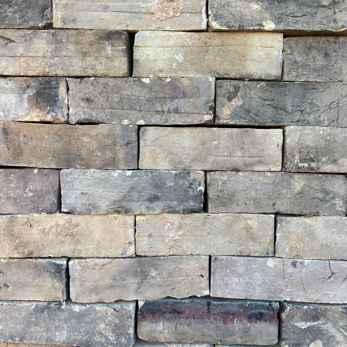 Reclaimed Suffolk White Gault Handmade Bricks | Pack of 250 Bricks | Free Delivery - Reclaimed Brick Company
