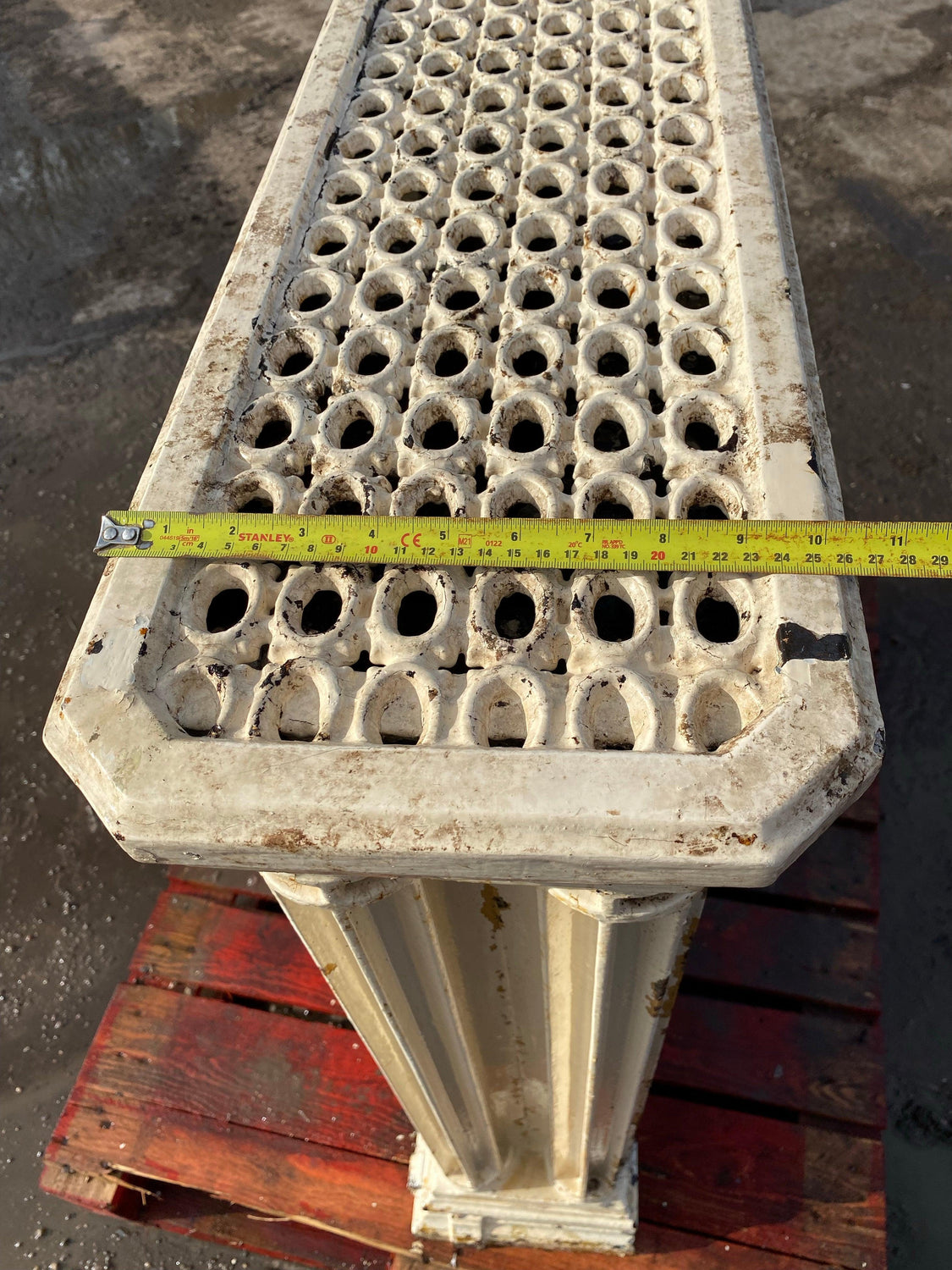 Reclaimed “The Beeston Radiator” Church Cast Iron Radiator-2 Available ...