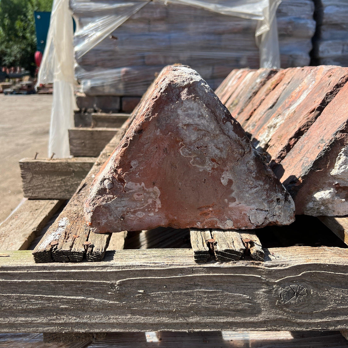 Triangular Layered Bricks Reclaimed Triangle Wall Coping Handmade Bricks - Job Lot – Reclaimed ...