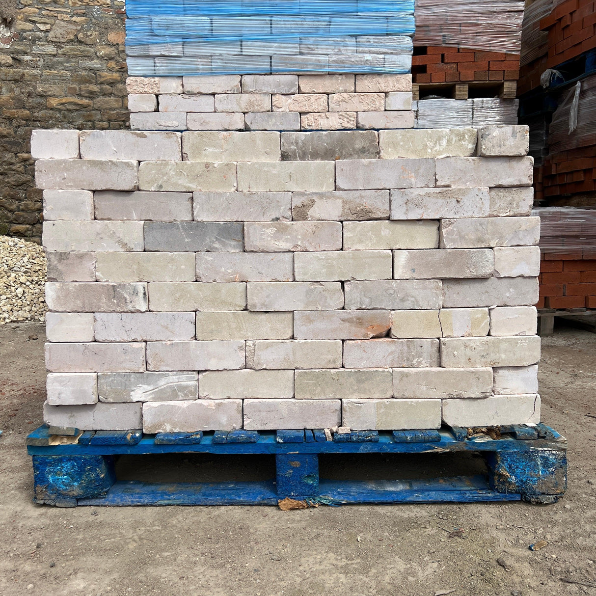 Reclaimed White Imperial Bricks | Pack of 250 Bricks | Free Delivery - Reclaimed Brick Company