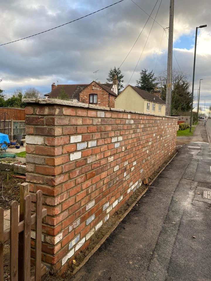 Reclaimed Wirecut Brick Wall, Nottingham, Nottinghamshire - Reclaimed Brick Company