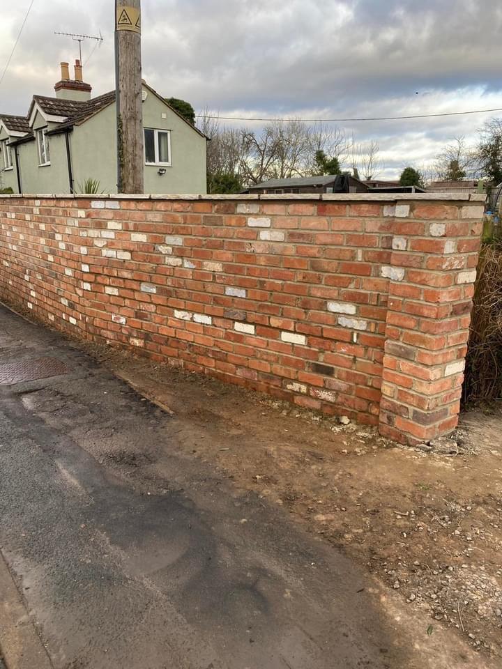 Reclaimed Wirecut Brick Wall, Nottingham, Nottinghamshire - Reclaimed Brick Company