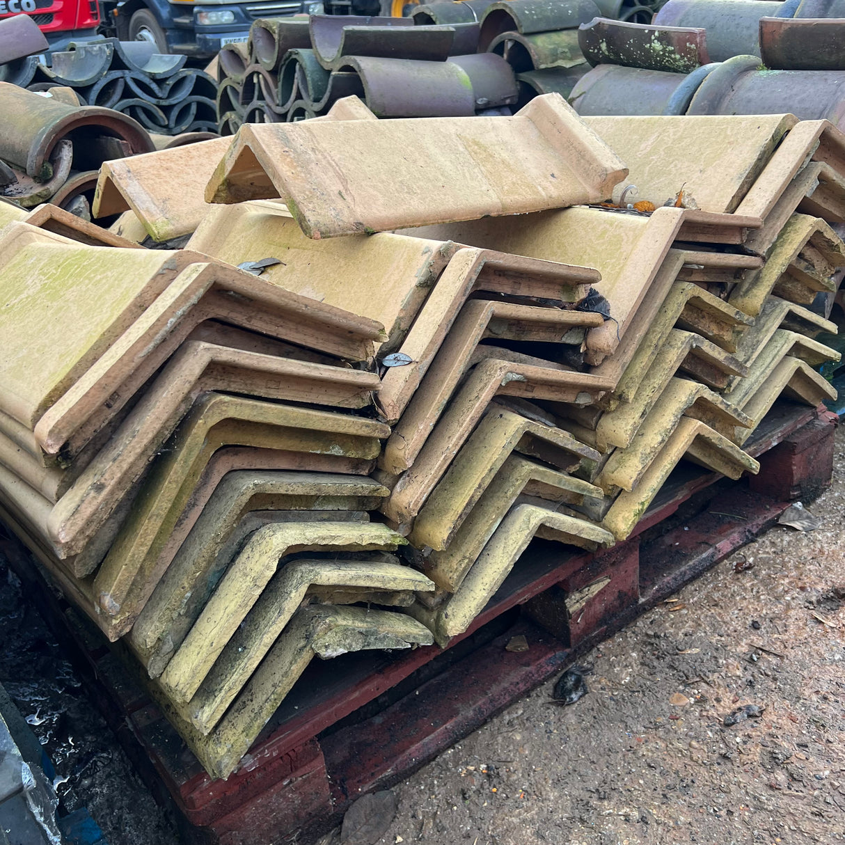 Reclaimed Yellow Buff Triangle Ridge Tile - Job Lot of 70 - Reclaimed Brick Company