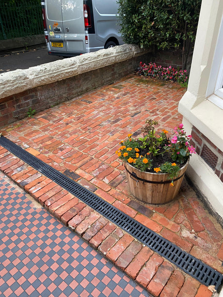 Residential Front Garden with Reclaimed Clay Paver Patio in London - Reclaimed Brick Company